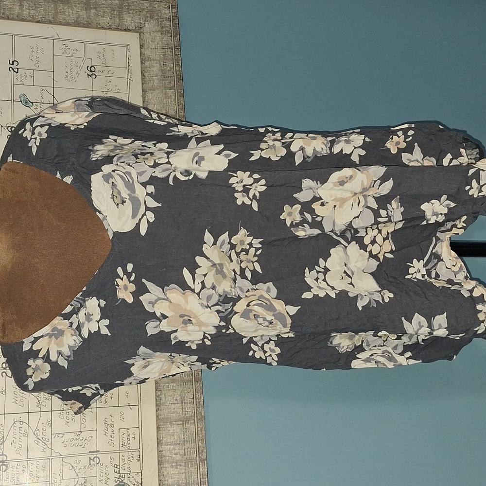 Old Navy Black and Cream Floral Blouse